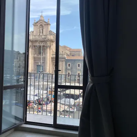 Re Carlo Rooms-3